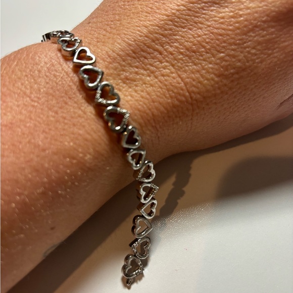 925 Sterling Silver Small Diamonds Heart Tennis Bracelet Lock & Key JB Robinson - Picture 1 of 13